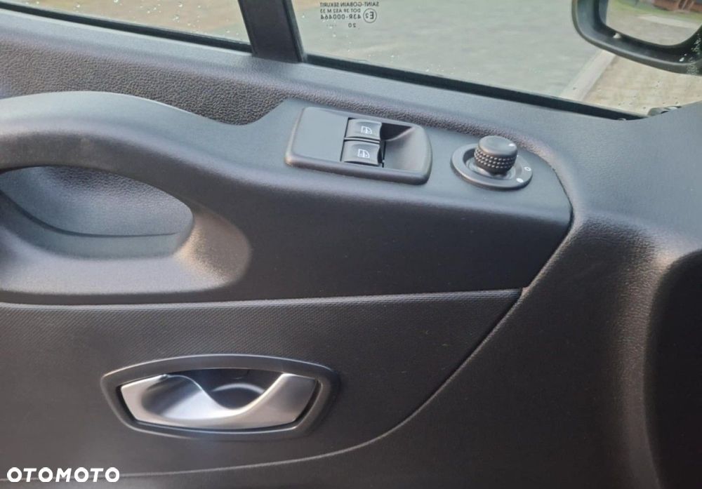Renault Trafic - 14