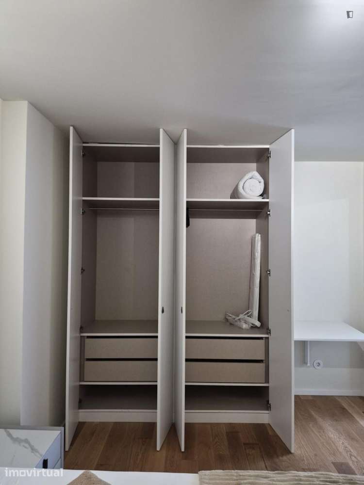 Apartamento com 1 quartos - localizado em Sé Porto - Grande imagem: 4/45
