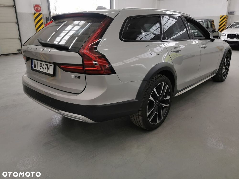 Volvo V90 Cross Country - 4