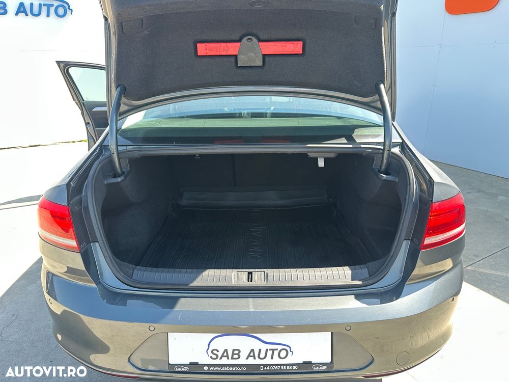 Volkswagen Passat 1.6 TDI (BlueMotion Technology) Comfortline - 18