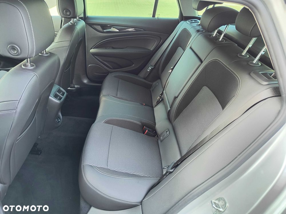 Opel Insignia - 8