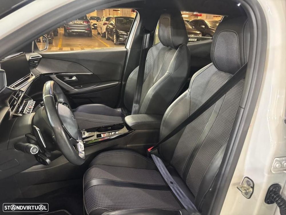 Peugeot 2008 1.5 BlueHDi GT EAT8 - 6