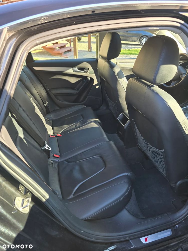 Audi A4 Limousine - 11