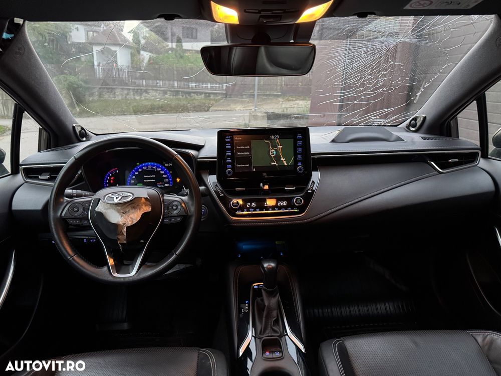 Toyota Corolla 2.0 HSD Exclusive Plus GR Sport Bi-Tone - 6