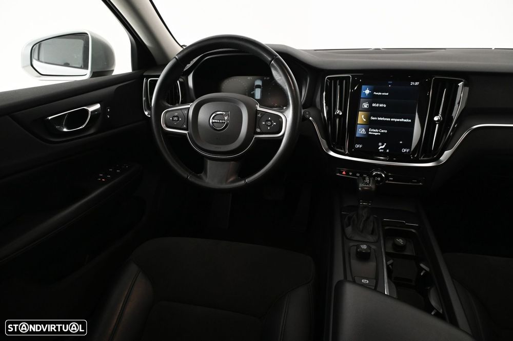 Volvo V60 2.0 D3 Momentum Geartronic - 17