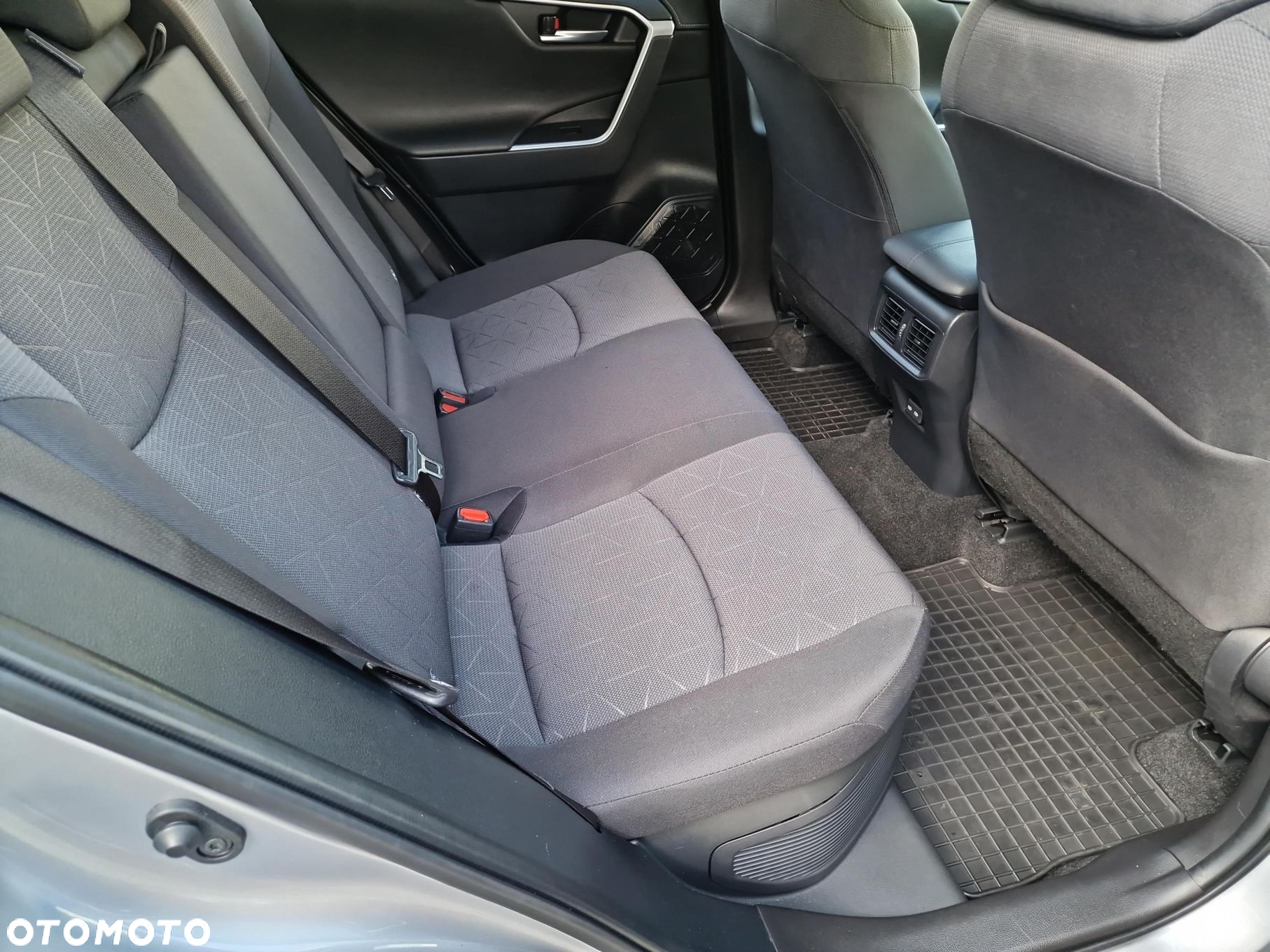 Toyota RAV4 - 12