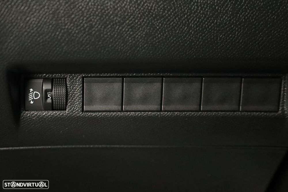 Peugeot 2008 1.2 PureTech Allure - 20