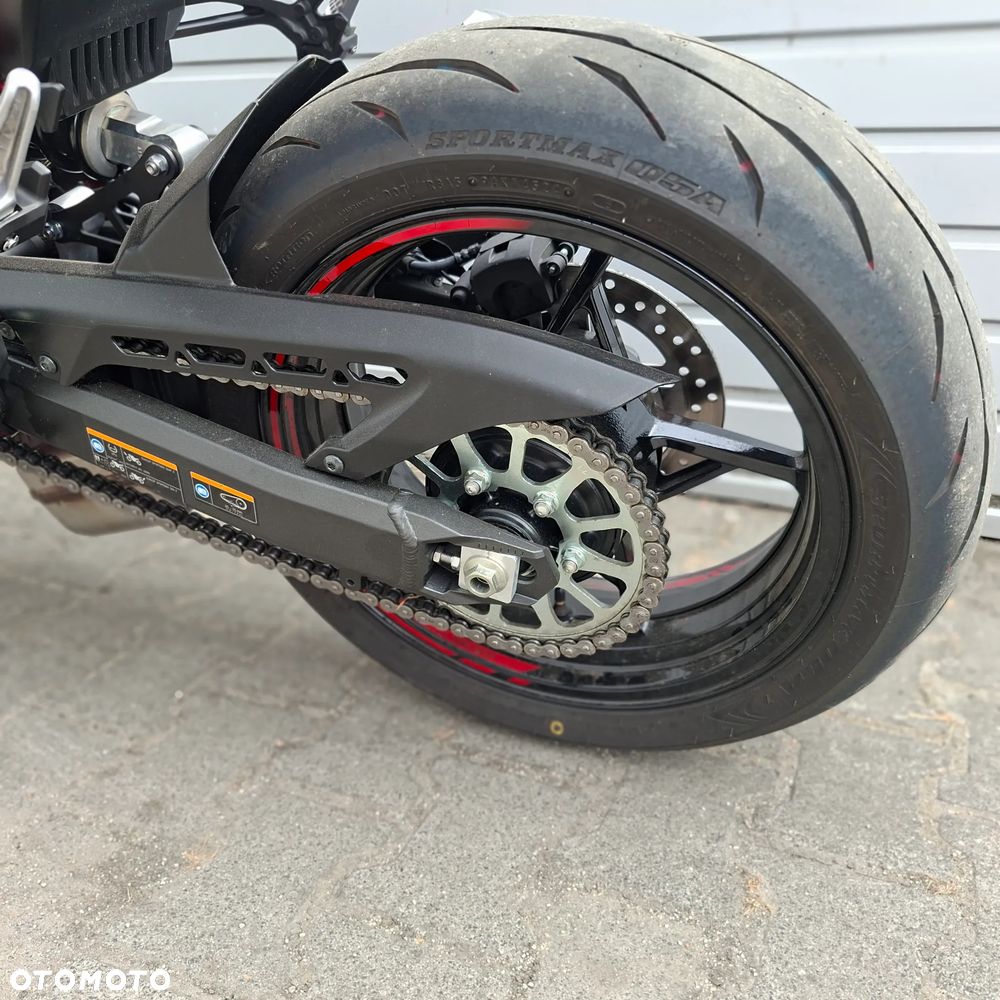 Kawasaki Z 900 - 12