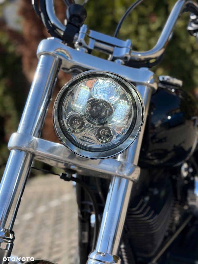 Harley-Davidson Dyna Street Bob - 16