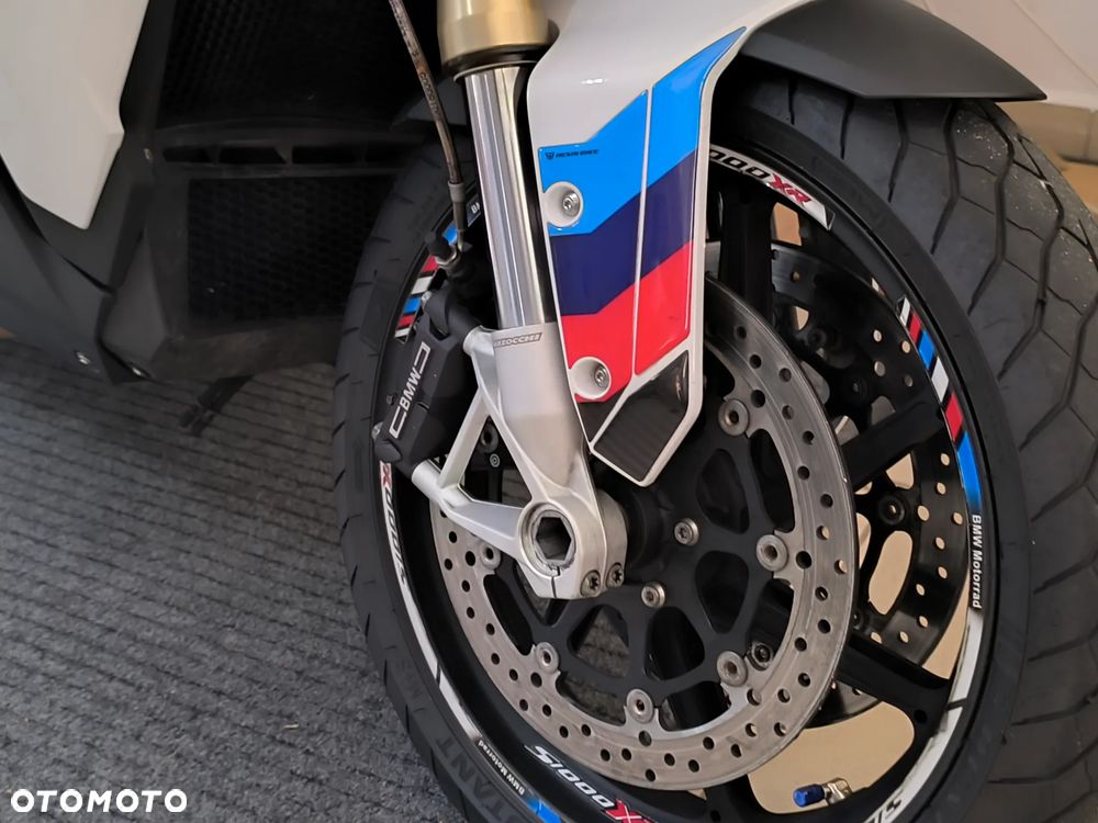 BMW XR - 17