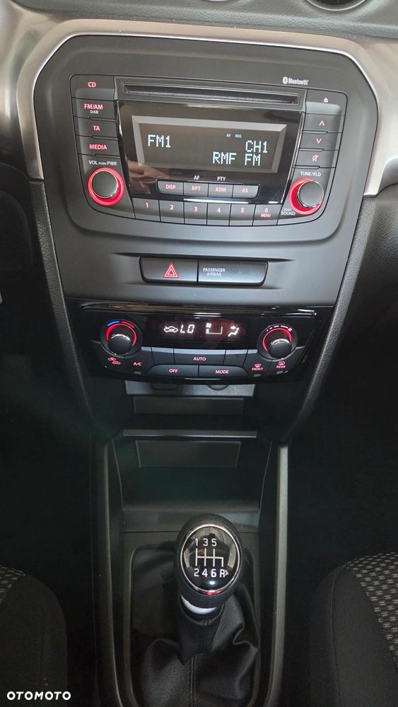 Suzuki Vitara 1.4 Boosterjet mHEV Elegance 2WD - 25