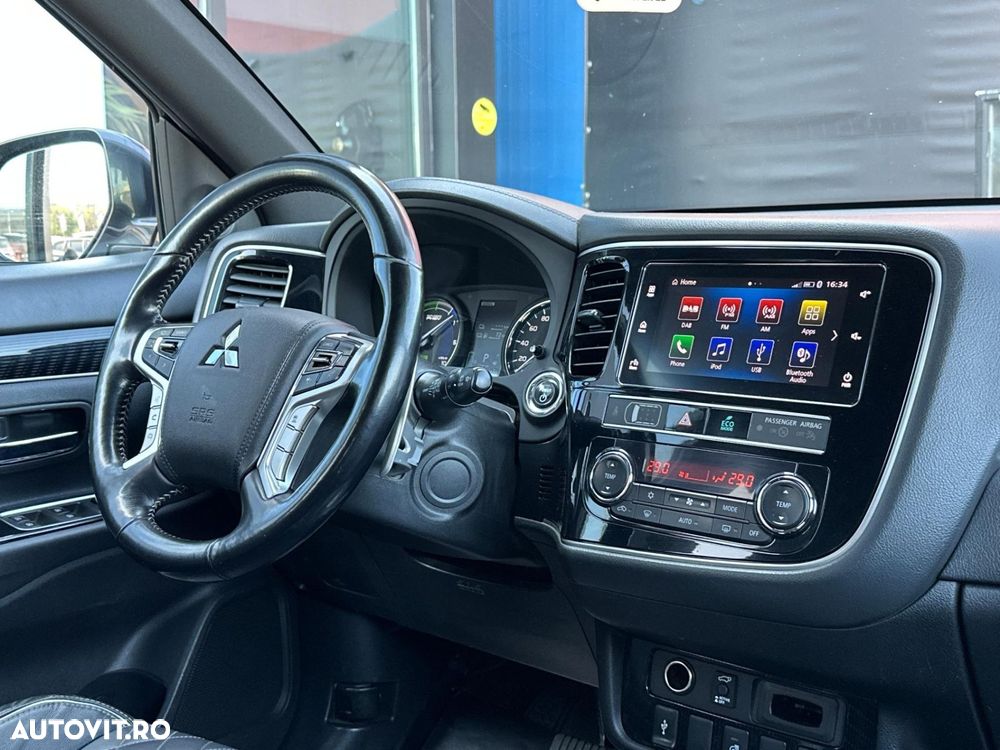 Mitsubishi Outlander - 10