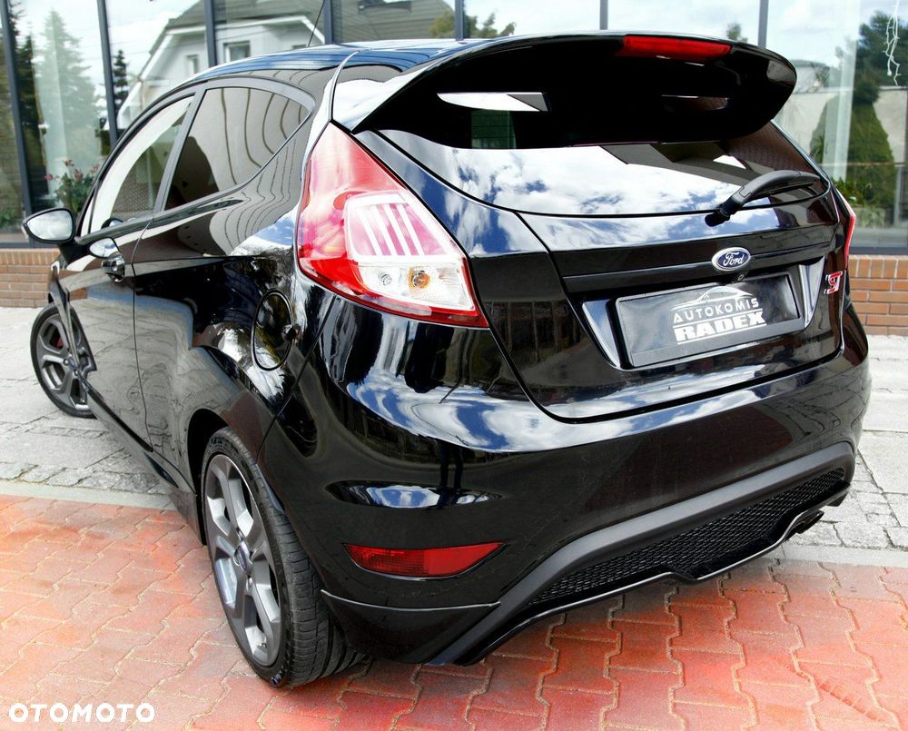 Ford Fiesta ST - 32