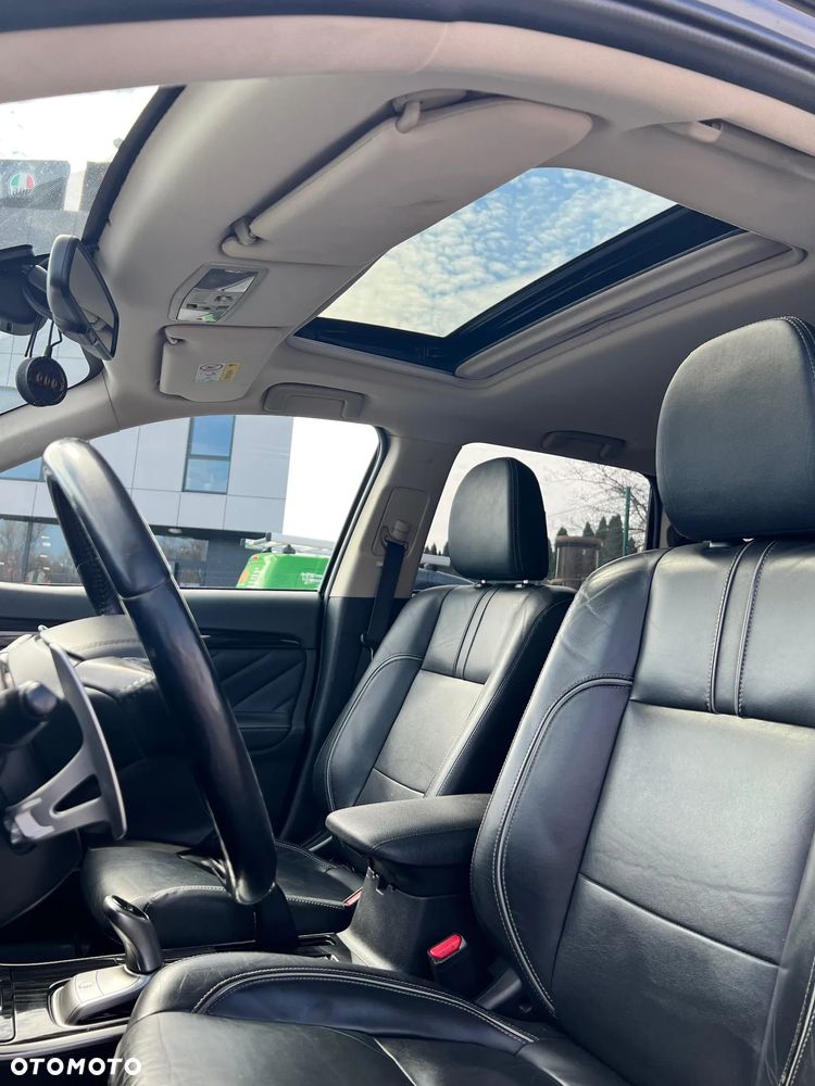 Mitsubishi Outlander 2.0 4WD Plus - 15