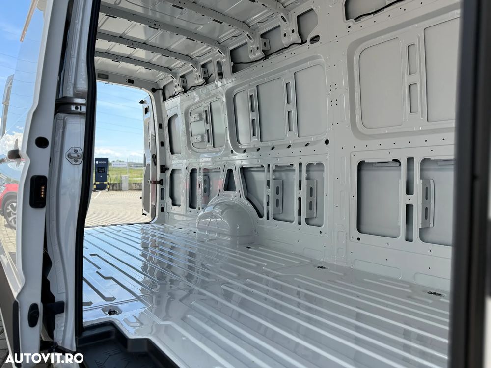 Volkswagen Crafter - 9