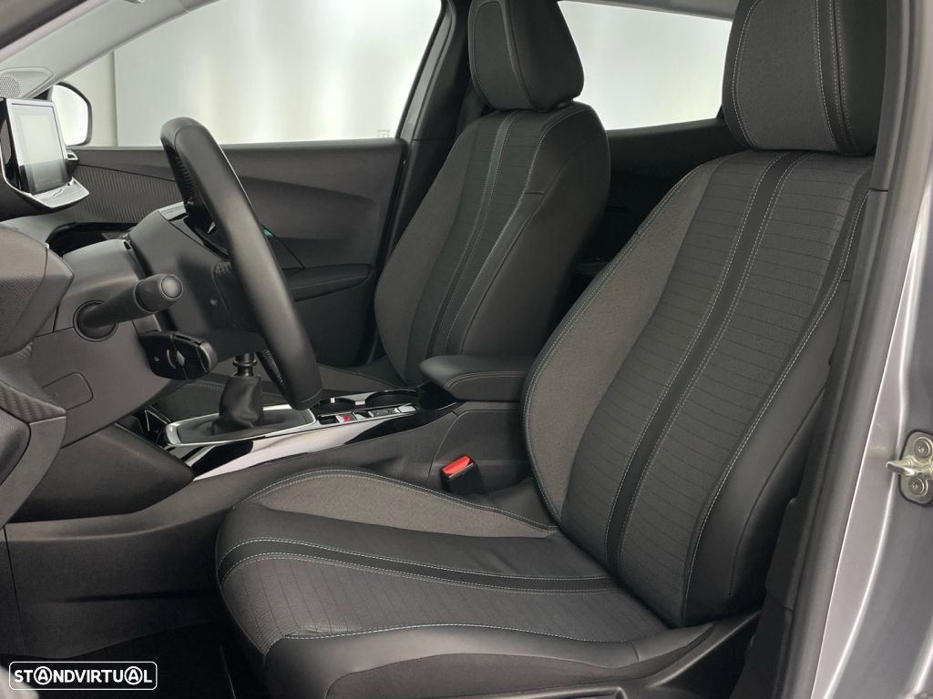 Peugeot 2008 1.2 PureTech Allure - 19