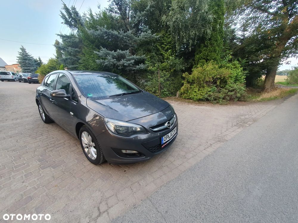 Opel Astra 1.7 CDTI DPF Exklusiv - 2