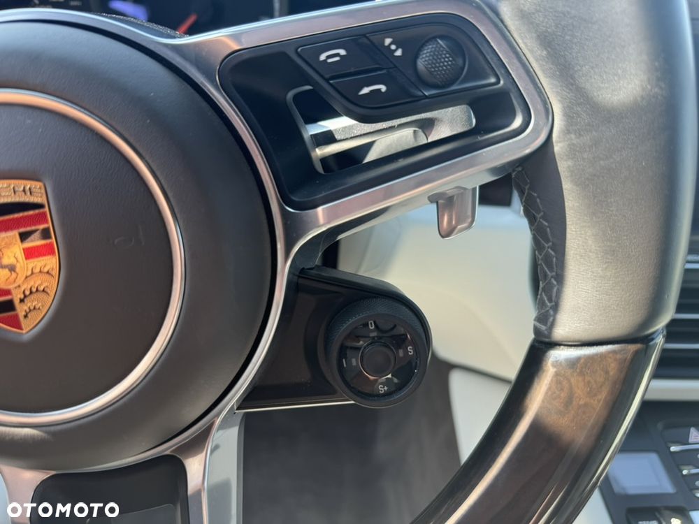 Porsche Macan Turbo - 17
