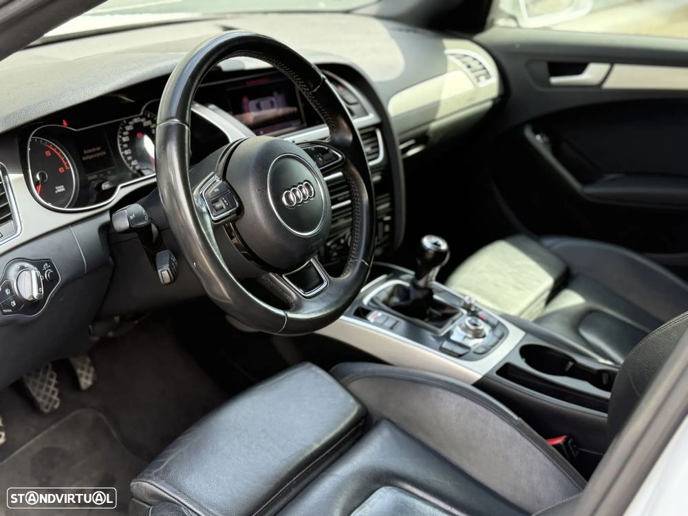 Audi A4 2.0 TDI Business Line S-line - 16