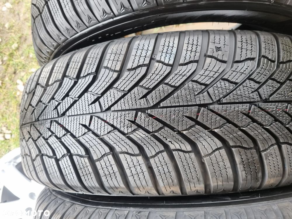 Opony Kumho WinterCraft WP52+ 235/60R18 107V 2025r,4X8mm jak nowe - 3
