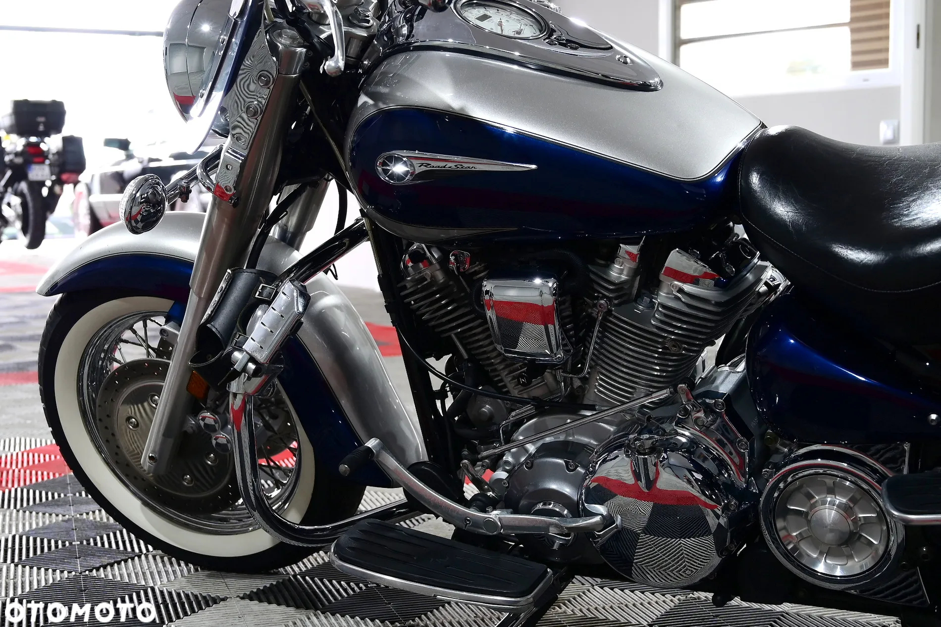 Yamaha Road Star - 12