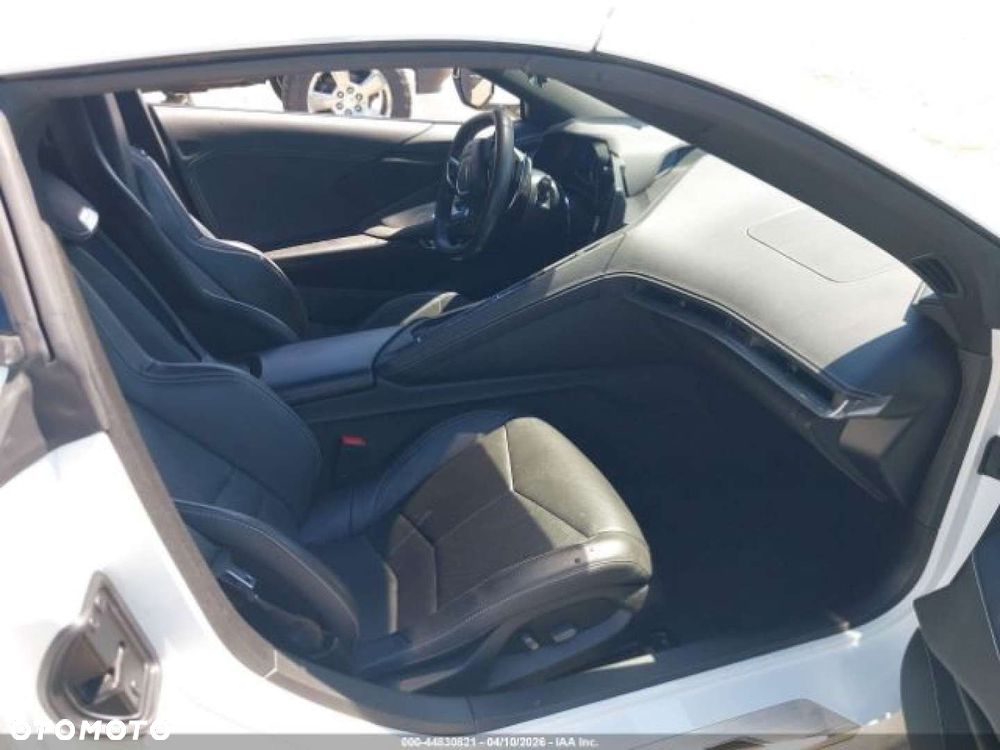 Chevrolet Corvette - 11