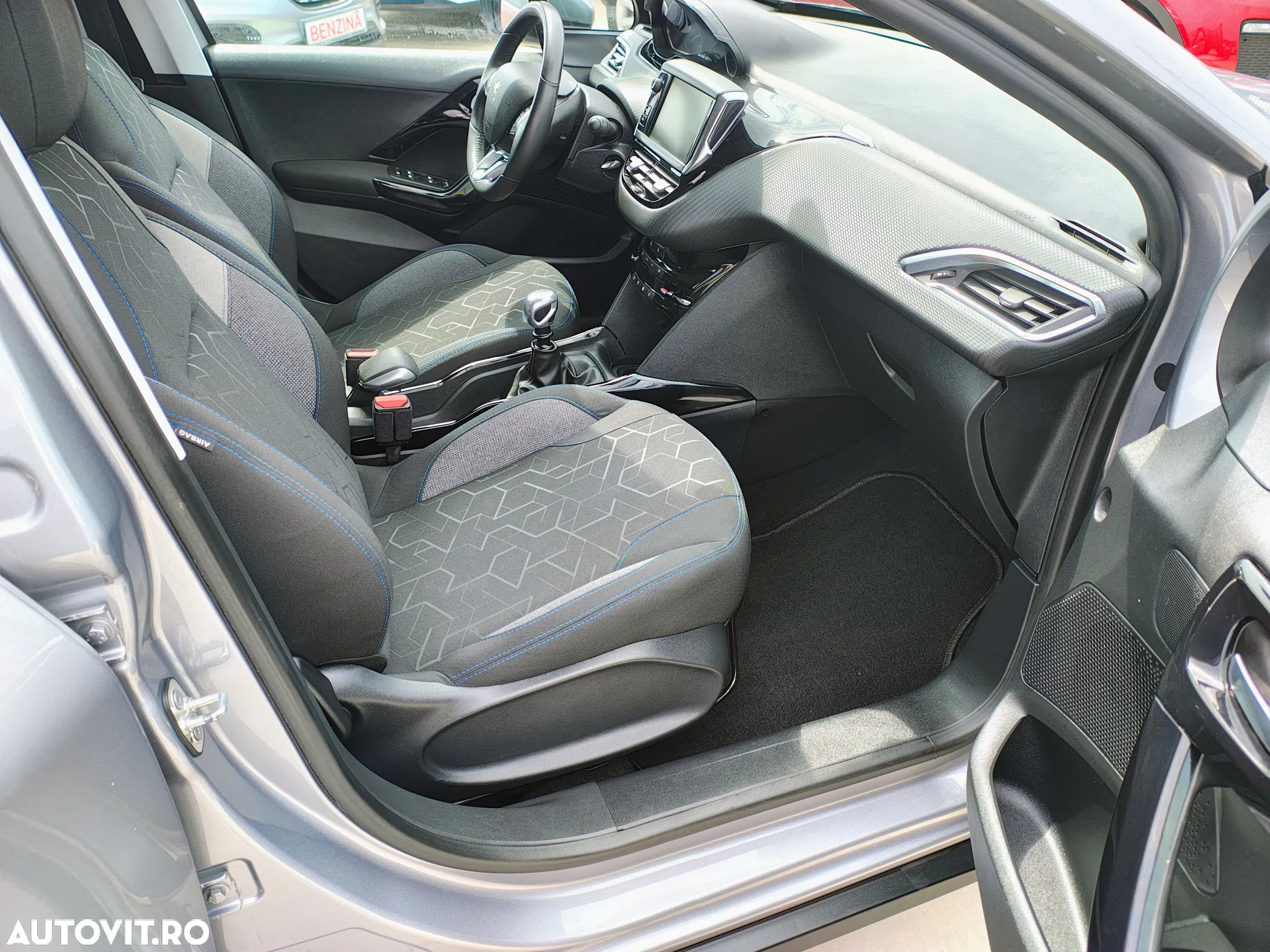 Peugeot 2008 PureTech 110 Style - 5