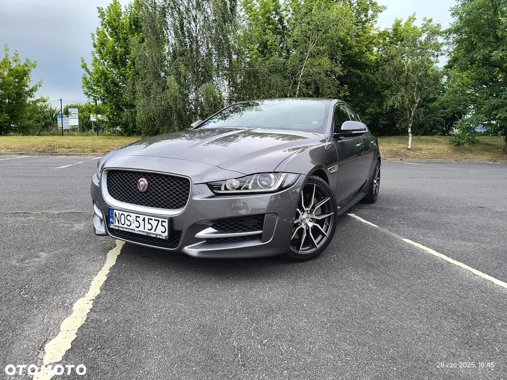 Jaguar XE 2.0 T R-Sport - 5