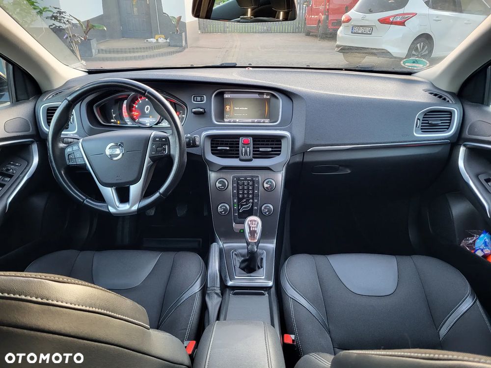 Volvo V40 T3 Momentum - 26