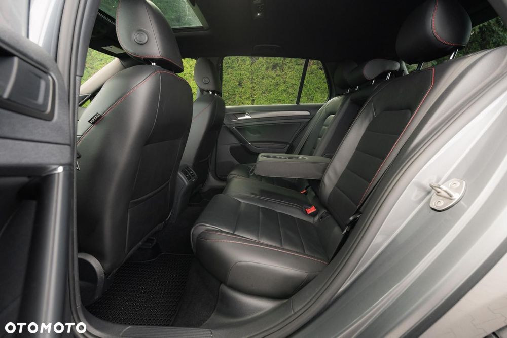 Volkswagen Golf - 15