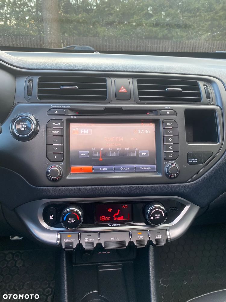 Kia Rio 1.2 Dream Team Edition - 27