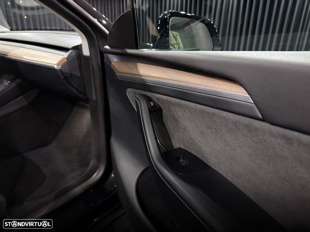 Tesla Model Y Standard - 35