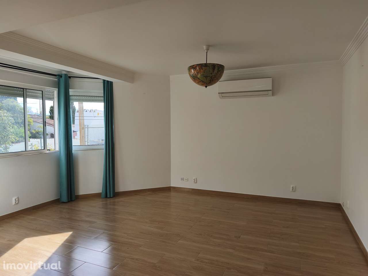 T2 Bem Conservado na Rua José Cardoso Pires, Areias, Estoril. - Grande imagem: 3/31