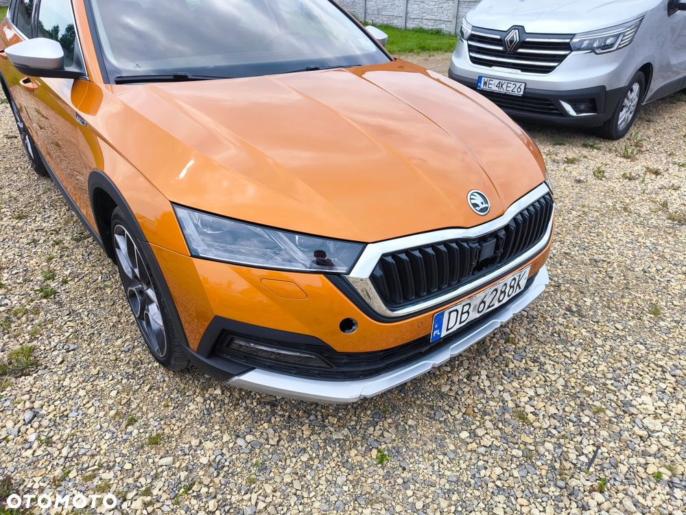 Skoda Octavia 2.0 TSI 4x4 Scout DSG - 9