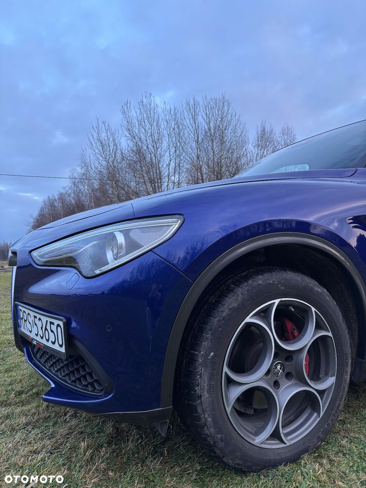 Alfa Romeo Stelvio 2.0 Turbo 16V AT8-Q4 Veloce - 26