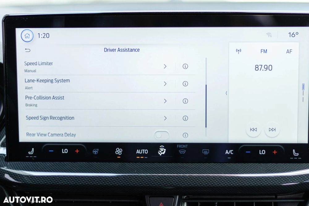 Ford Focus 1.0 EcoBoost 6MT MHEV ST-Line X - 37
