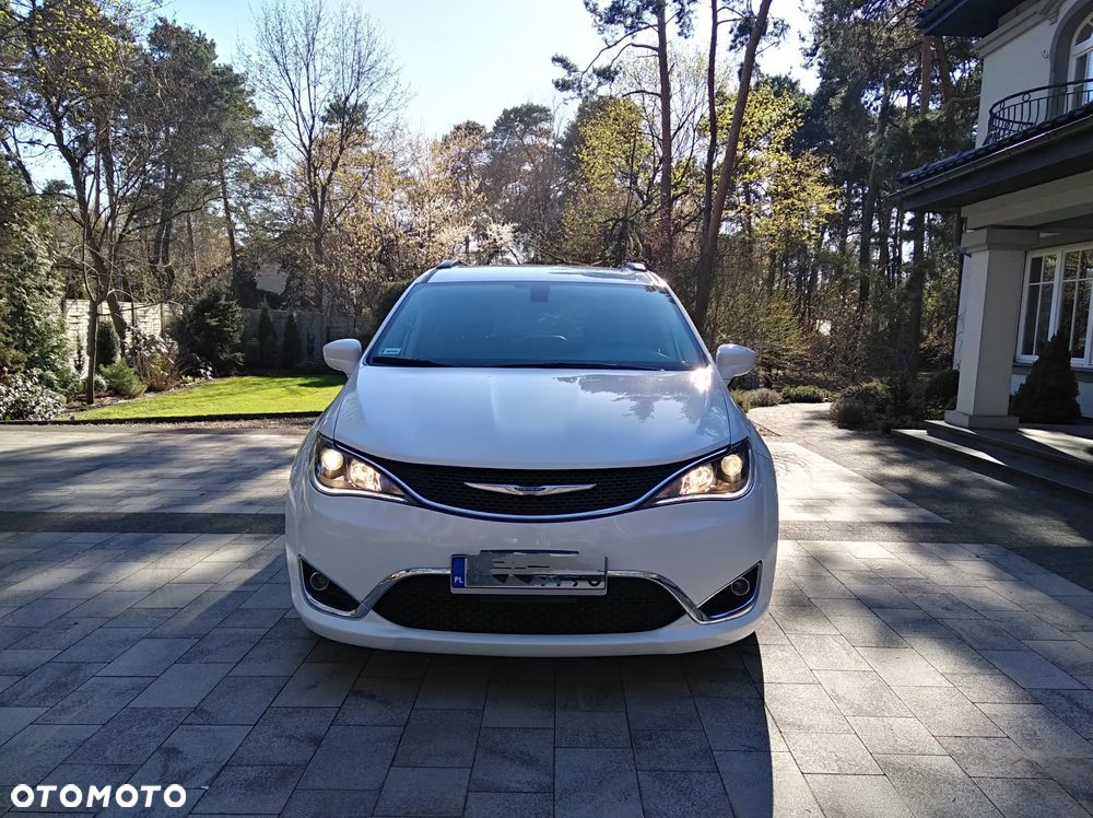 Chrysler Pacifica - 5