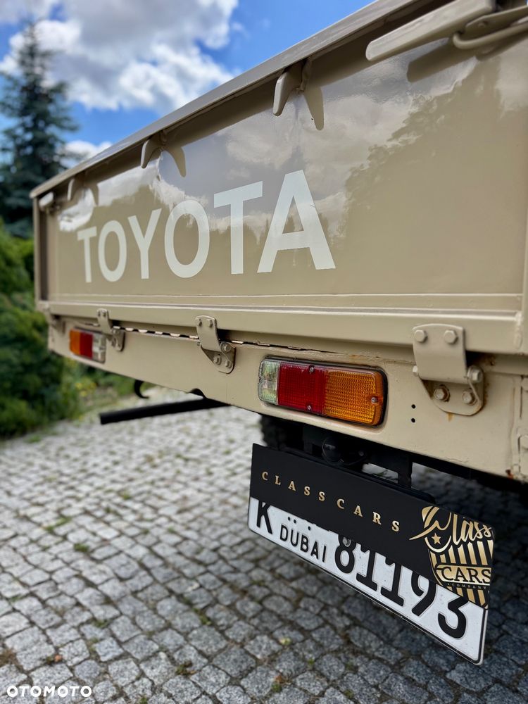 Toyota Land Cruiser - 14