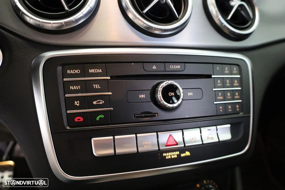 Mercedes-Benz CLA 200 d Shooting Brake AMG Line Aut. - 30