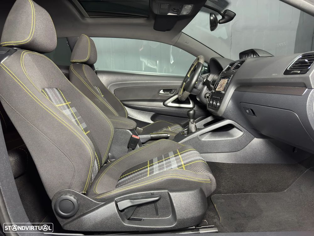 VW Scirocco 2.0 TDI Blue Motion Technologie Club - 10