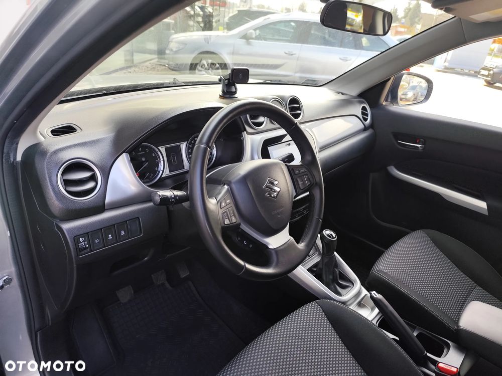 Suzuki Vitara 1.6 Premium 2WD - 9