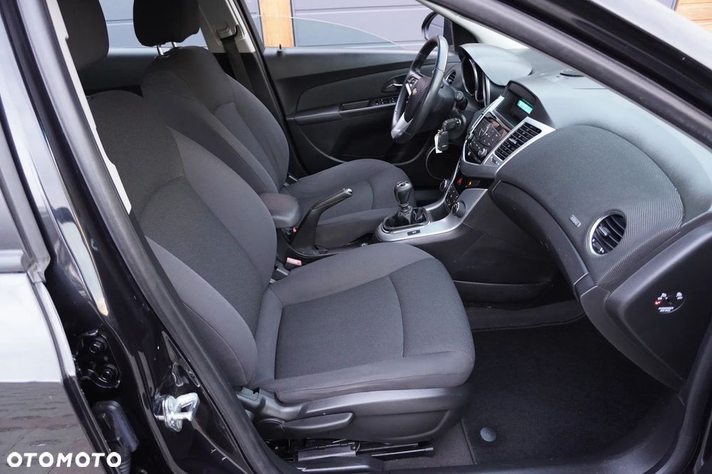 Chevrolet Cruze 1.6 LS+ - 20