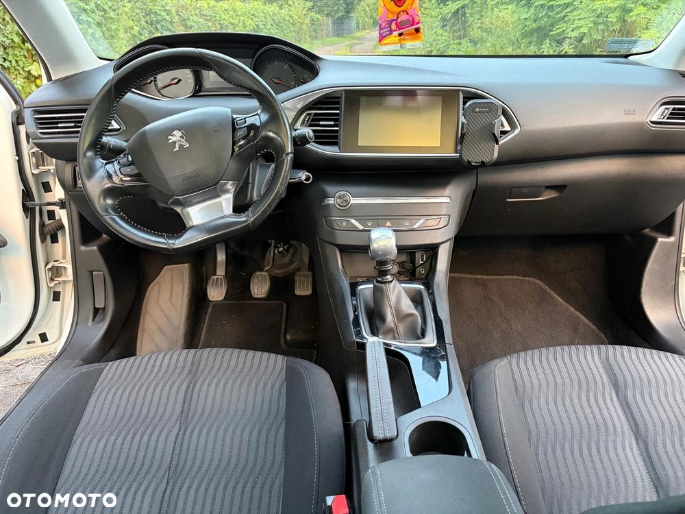 Peugeot 308 1.6 BlueHDi Allure S&S - 20