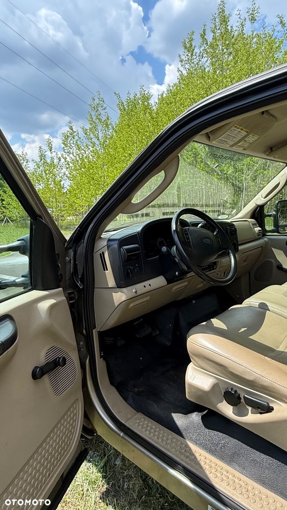 Ford Inny - 11