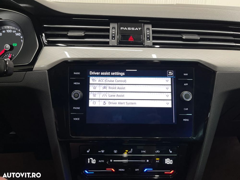 Volkswagen Passat 1.5 TSI ACT DSG Comfortline - 18
