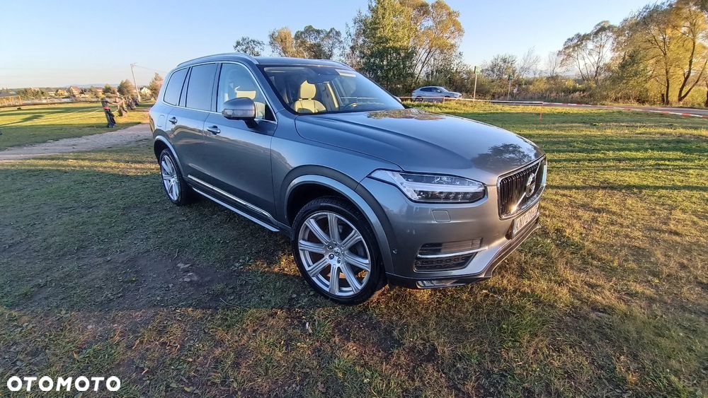 Volvo XC 90 - 9
