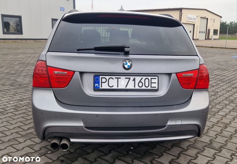 BMW Seria 3 325i xDrive - 6