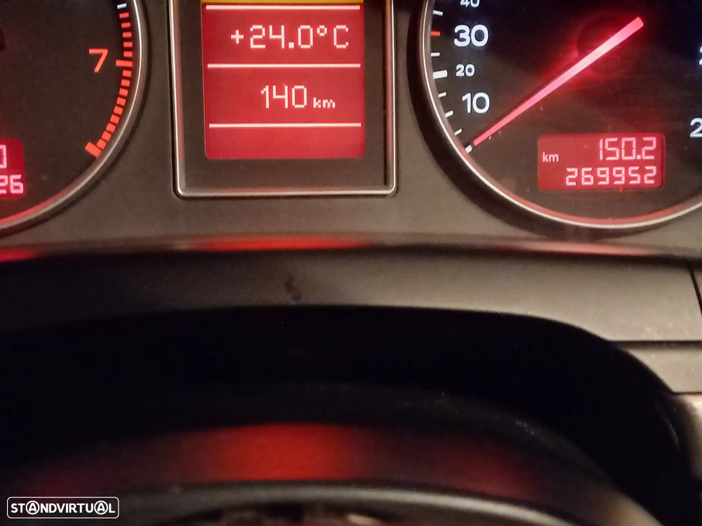 Audi A4 1.6 Sport - 19