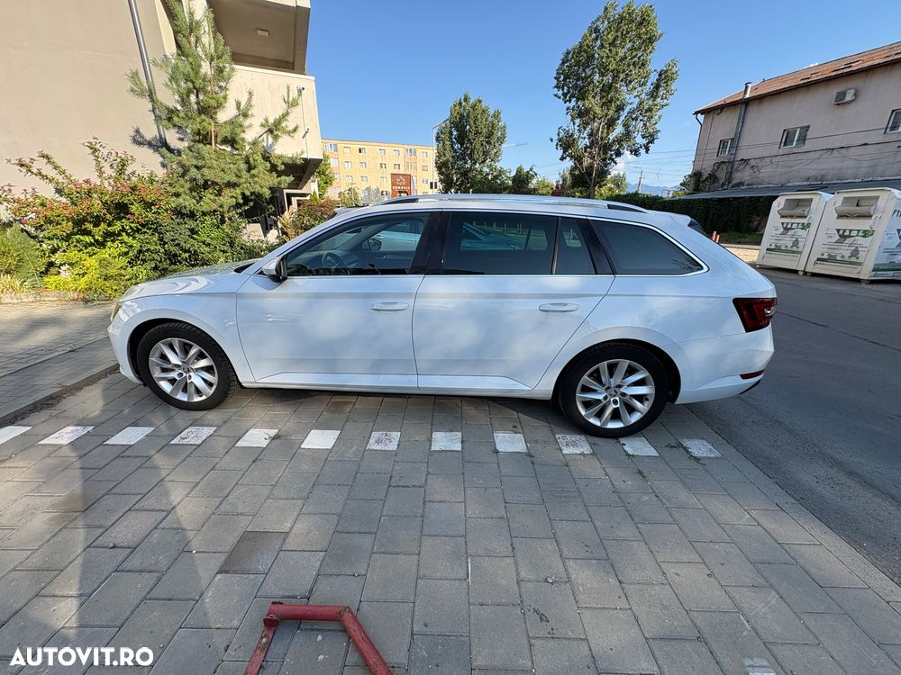 Skoda Superb 2.0 TDI DSG Style - 3