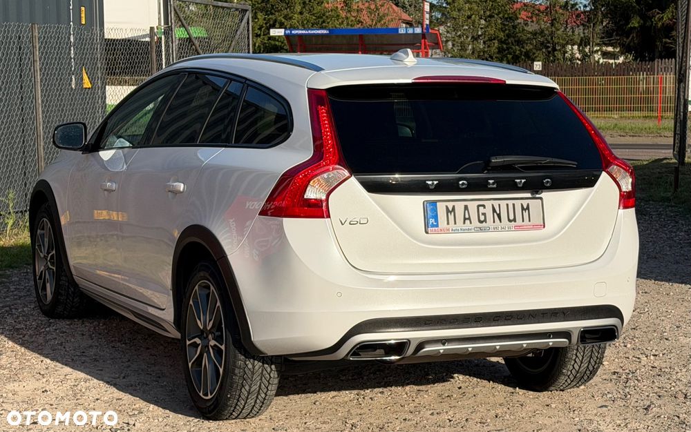 Volvo V60 Cross Country T5 AWD Geartronic Summum - 36